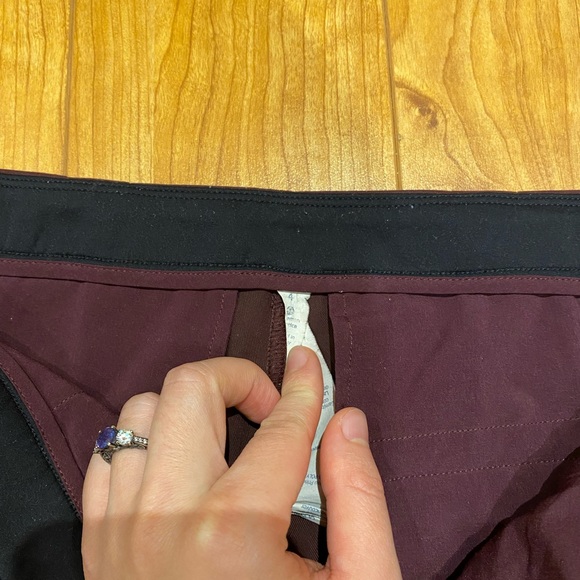 &go city trek trouser maroon - lululemon - Picture 7 of 11